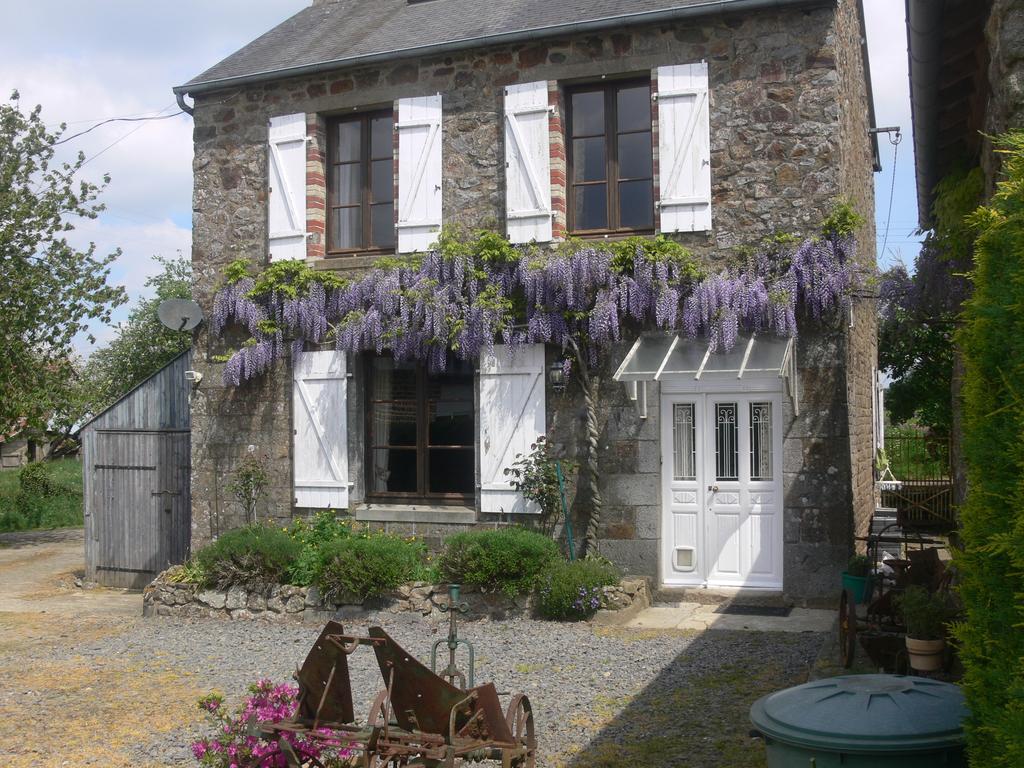 Le Jardin B&B Isigny-le-Buat Стая снимка